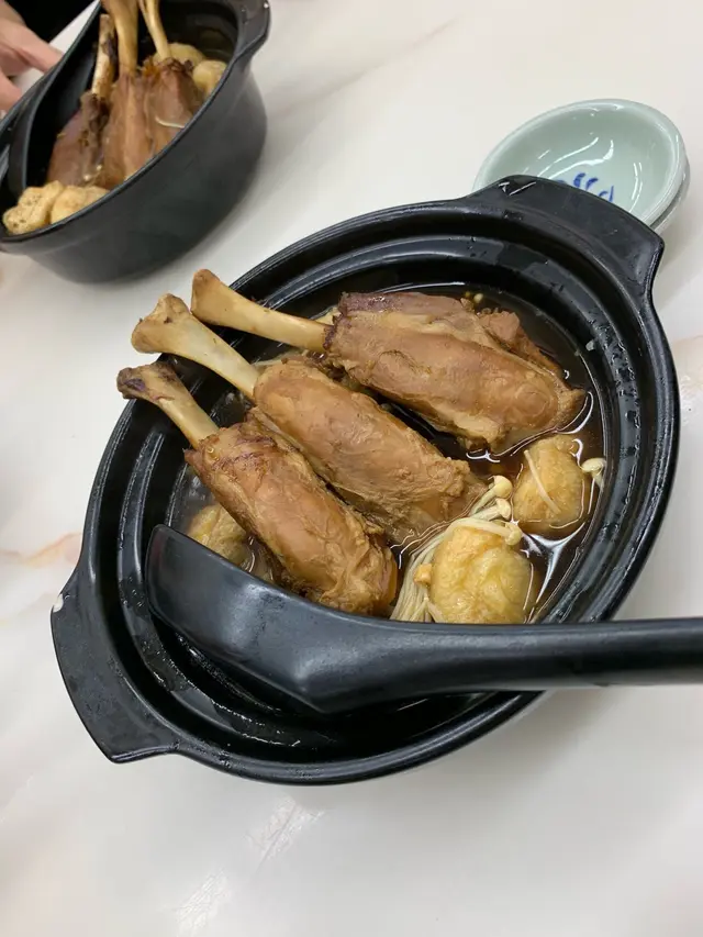 棒棒骨肉骨茶