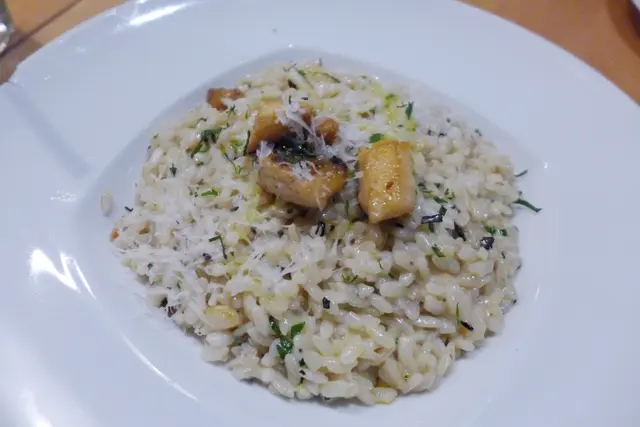 香煎三文魚大蒜忌廉汁意大利飯