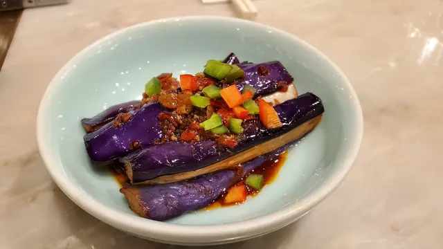 呢個食物原來叫當你點 [ALL YOU CAN EAT] 就係呢個賣相, 上枱已經唔想食了.