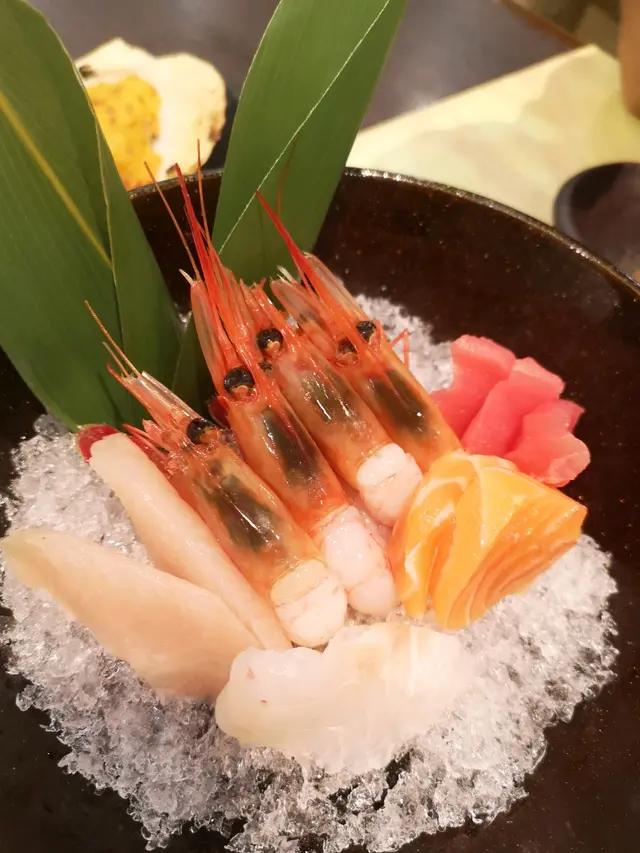 甜蝦，吞拿魚，三文魚，油金魚