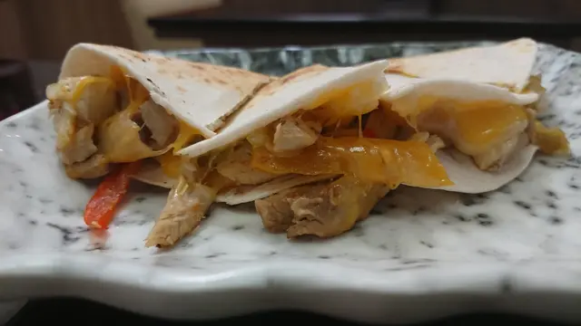 墨西哥薄餅芝士雞肉