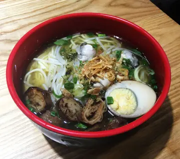 大腸蚵仔擔仔麵