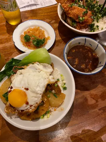 豬軟骨飯+燶邊蛋
