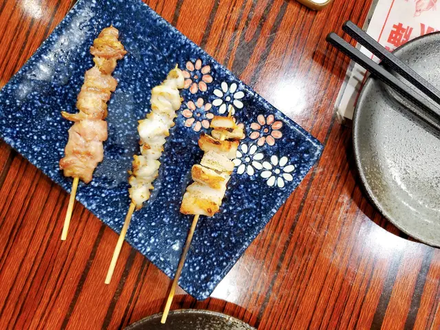 鹽燒赤雞頸肉 ($20);椒鹽燒阿波尾雞胸軟骨肉 ($20);椒鹽燒墨魚咀 ($18)