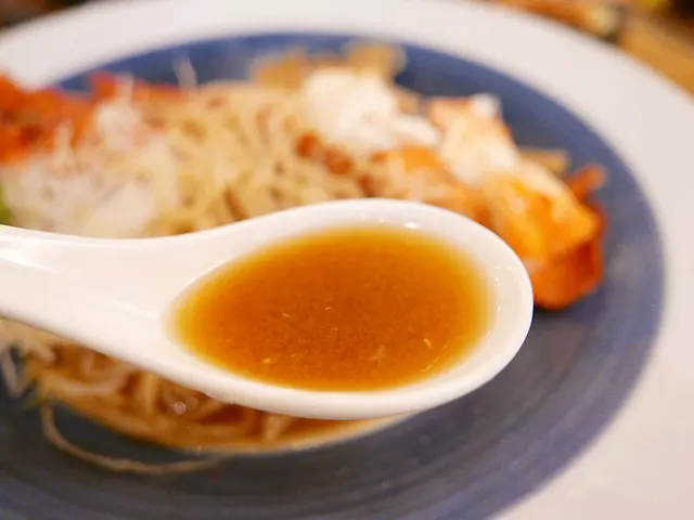 原隻龍蝦拉麵