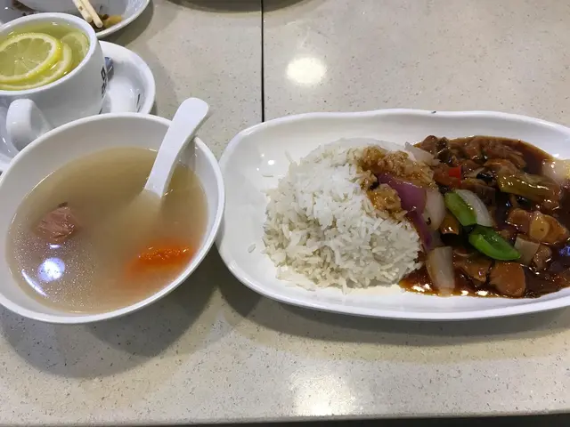 汁多過餸，排骨細細仲要得少少，食完唔飽的一餐