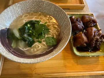 古早味滷豬手麵