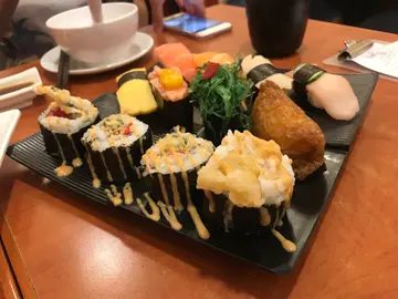 壽司拼盤