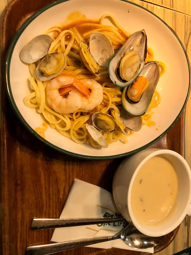 龍蝦汁海鮮扁意粉