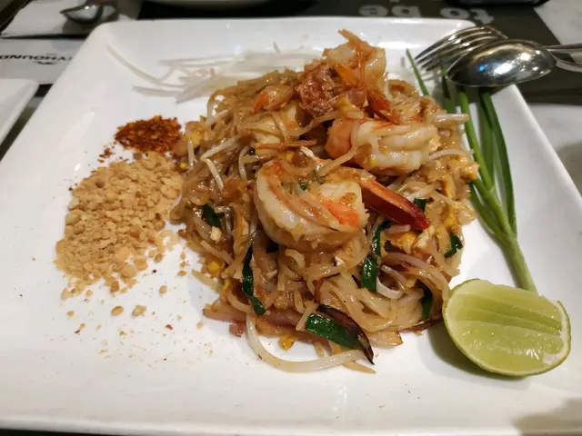 鮮蝦炒金邊粉