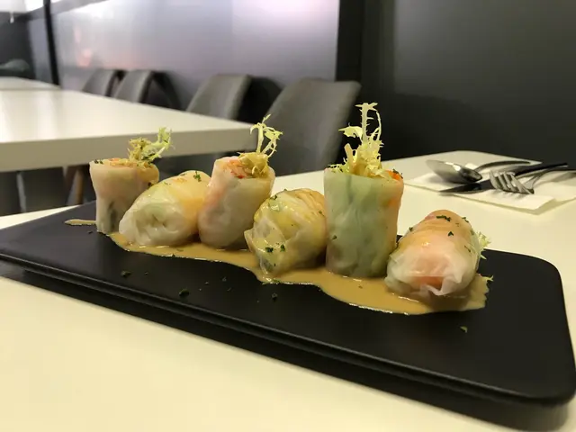 素米紙卷配花生醬