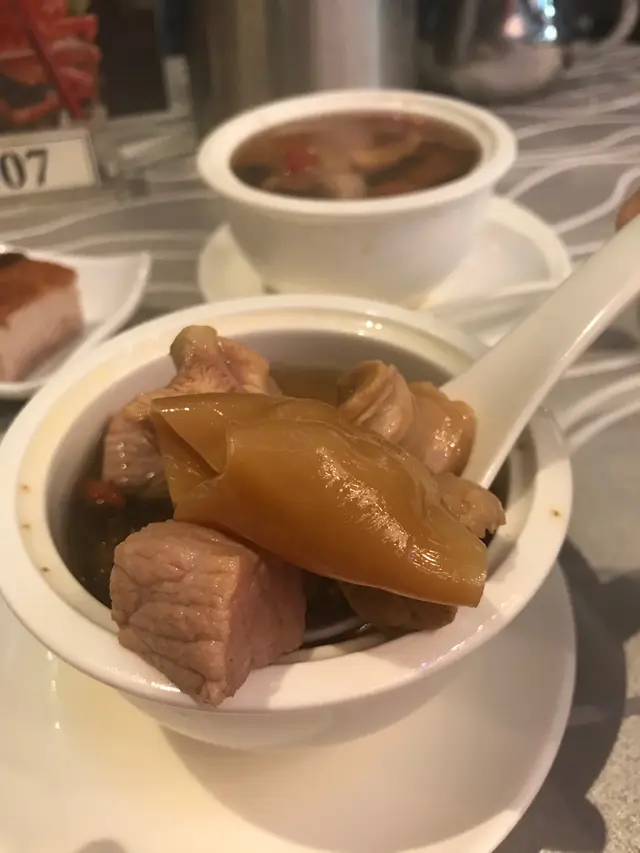 元貝花膠燉螺頭