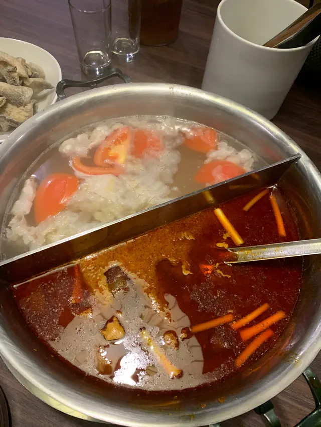 和台灣一樣,鴨血和豆腐任加