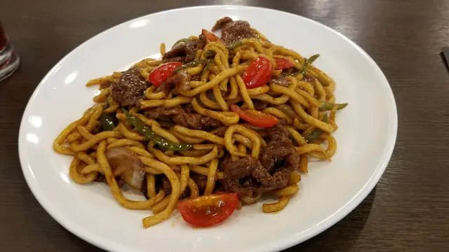 唔會太油，烏冬咬口幾好