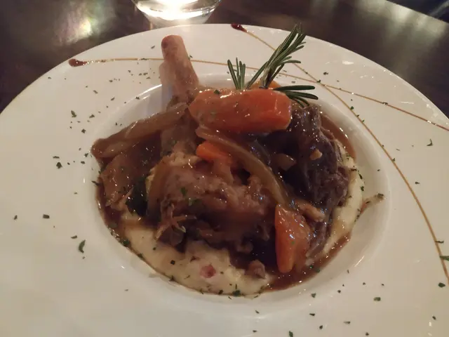 意大利甜醋慢燴羊膝伴香滑薯蓉