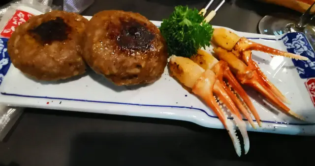 芝士流心和牛漢堡扒 / 北海道二本蟹爪