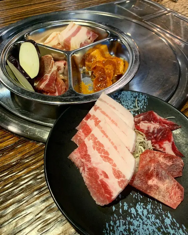 厚切豬腩肉、辣味五花肉