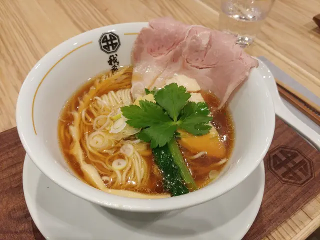 生姜醬油拉麵＄95