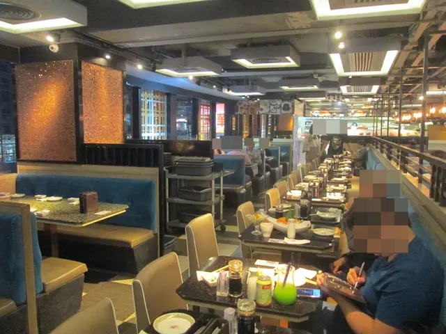 多排闊落的卡座