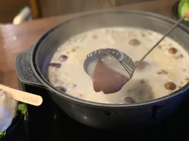 蜂巢豆腐白湯鍋