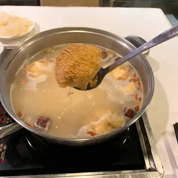 猴頭菇鯊魚骨湯