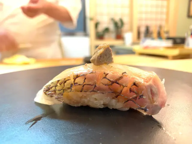 櫻花鯛壽司,配櫻花鯛肝