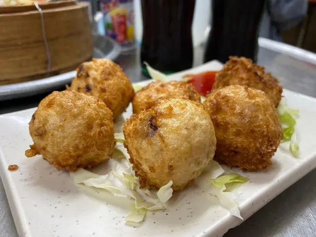 炸八爪魚丸