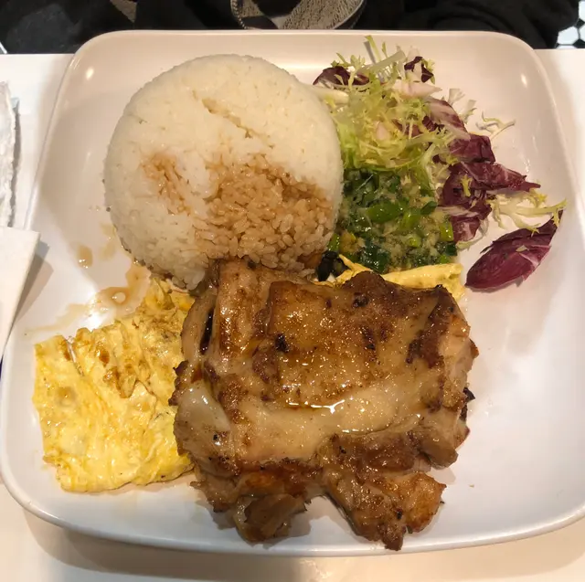 午餐A  -  蔥油雞扒炒蛋飯