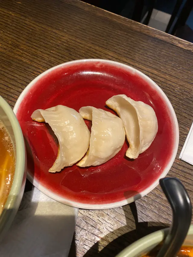 鮮肉鍋貼