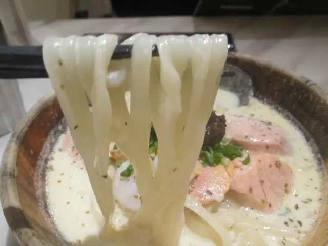 緊緊掛在烏冬上