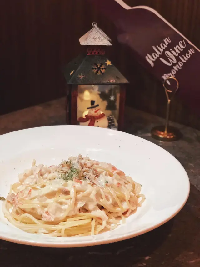 蒜香忌廉汁蟹肉及龍蝦肉意粉