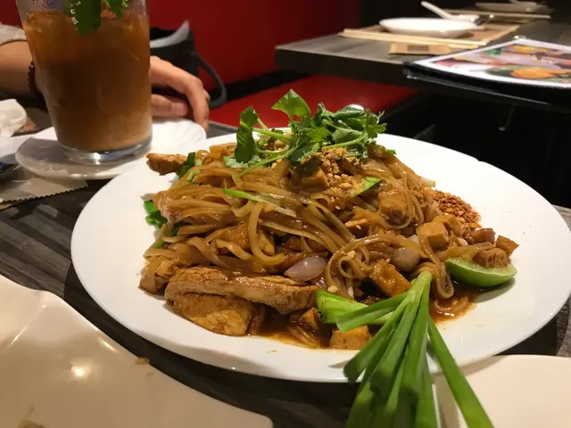 泰式素雞炒金邊粉