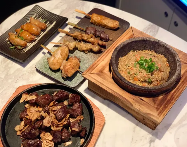 蒜片熊本一口牛+和風鰻魚炒飯+燒鳥盛盒+紫蘇葉雞皮餃子