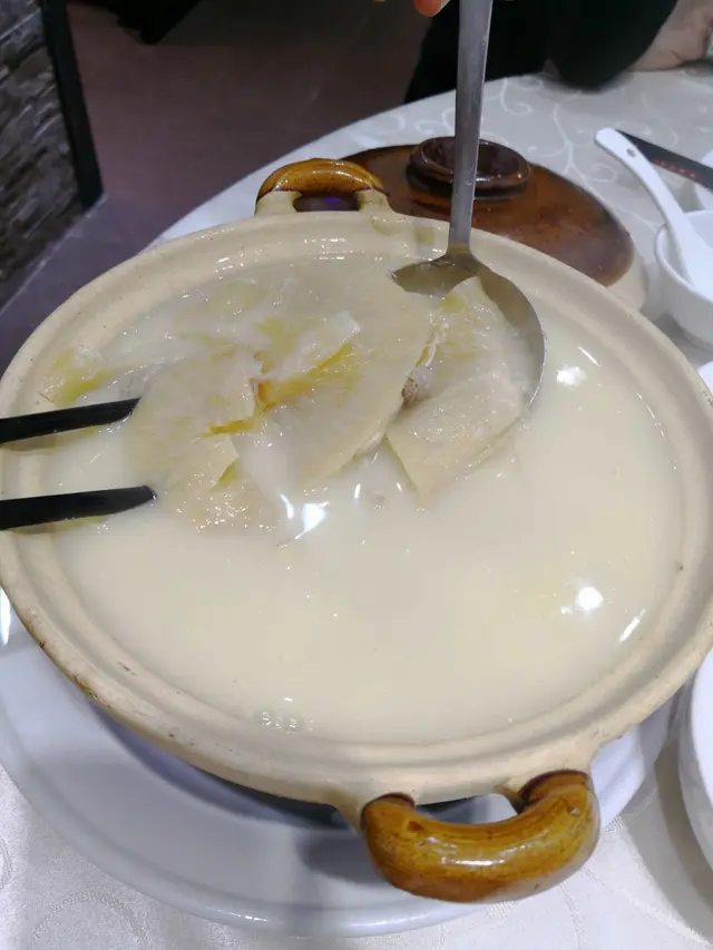 雞煲大勾翅（3-4人份量）