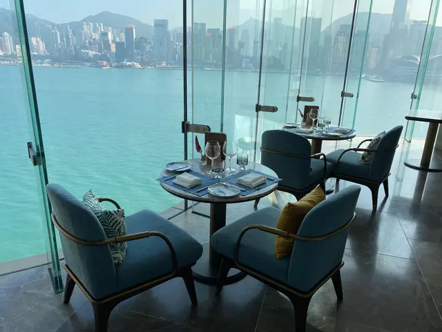 窗口位盡覽維港