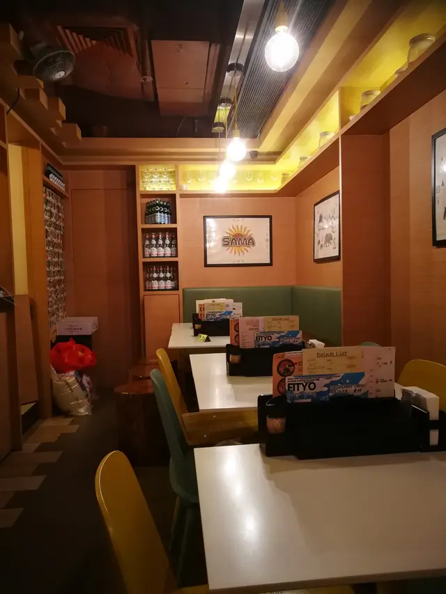 約有16個座位,晚上9點半抵達,完全無人,所以當時已經心知不妙......