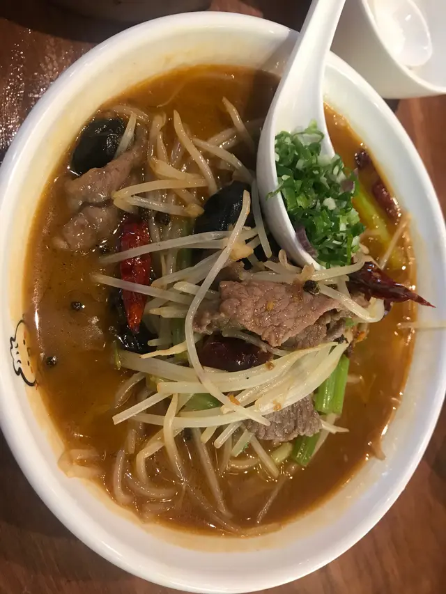水煮牛肉麵
