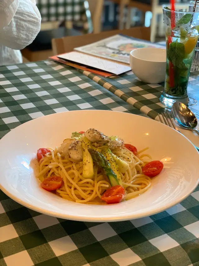 蘆筍帶子蒜香欖油意粉