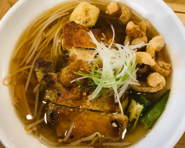 香煎法國穀飼雞扒金邊粉