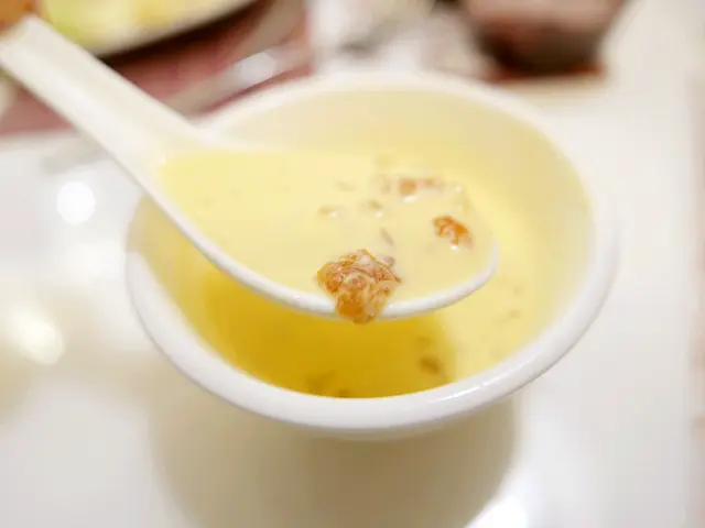 桃膠芒果椰汁西米露