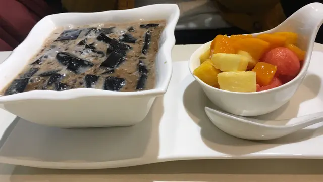 涼粉真心有驚喜！因為煮得真心唔錯，涼粉好耐未食到呢種傳統味道！