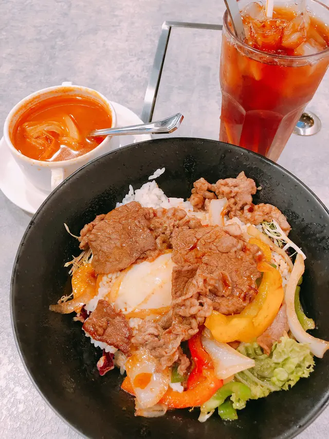 3003 日式肥牛大碗飯配羅宋湯及凍檸茶