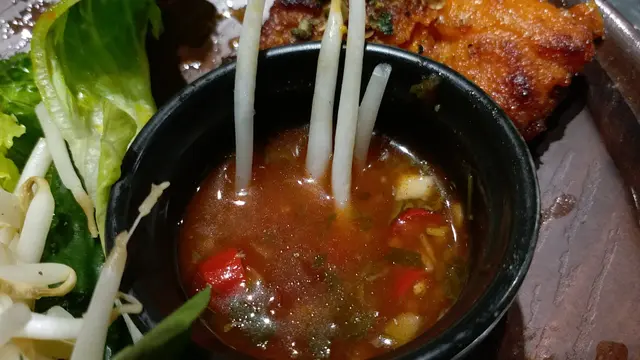 是冧彈燒雞見求