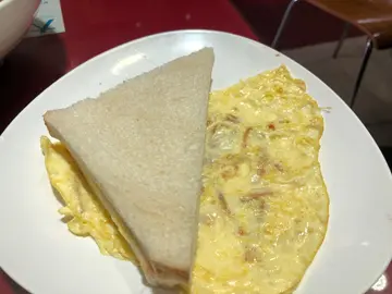 牛油方包、火腿煎蛋