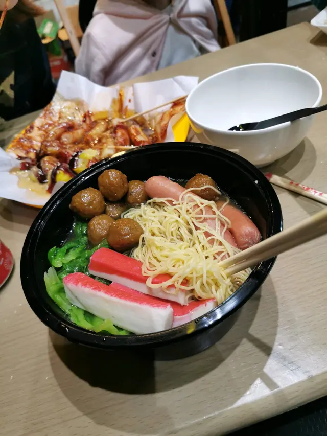 腸仔魚蛋蟹柳幼麵