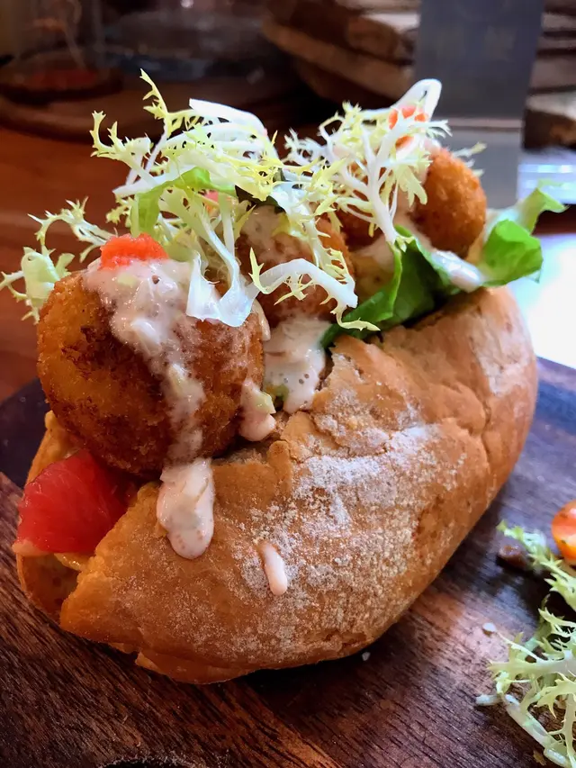 炸蟹肉酪梨蝦蝦球