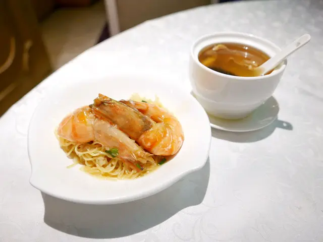 上湯焗大虎蝦及鮮味極上佛跳牆