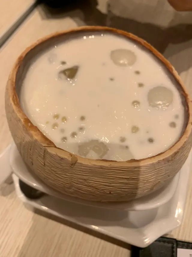 椰皇小丸子芋圓燉蛋白