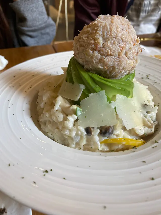 牛油果忌廉蟹肉意大利粉