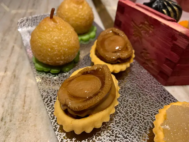 預先炆煮過嘅鮑魚軟腍入味，不錯吃！